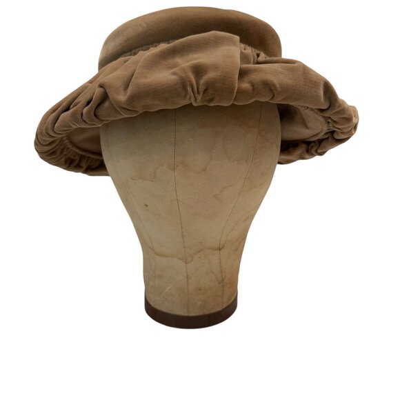 VINTAGE Velvet Hat in Light Camel/Tan , Bucket/Scalloped, 60's 70's - Picture 1 of 5